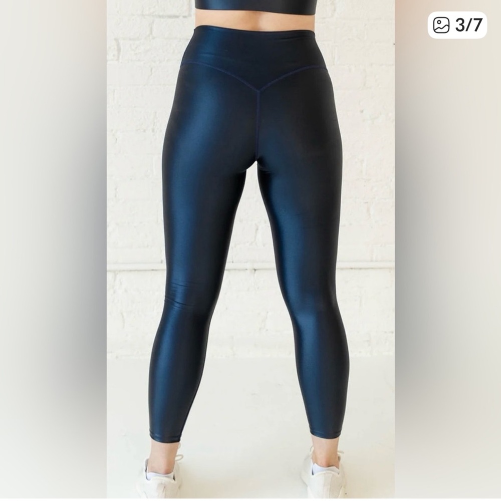 Erin Oprea High Rise Shine‎ Navy Blue Leggings Size Medium